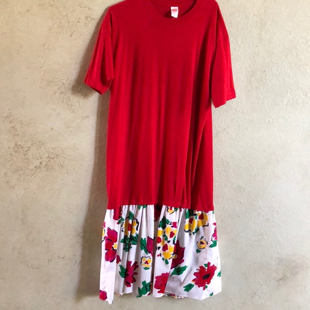 Vintage T-shirt dress XL 80s Patterned skirt bottom w/red attached top EUC